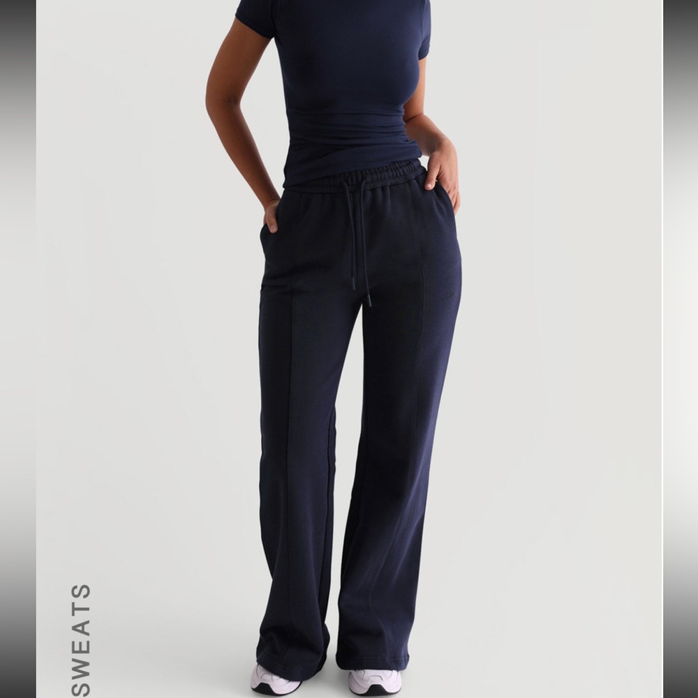 Navy Structure wide leg sweatpants & Navy blue long sleeve fitted top